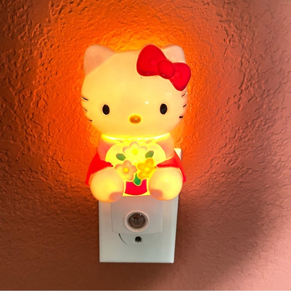 Hello Kitty Vintage Night Light flowers - Picture 2 of 7